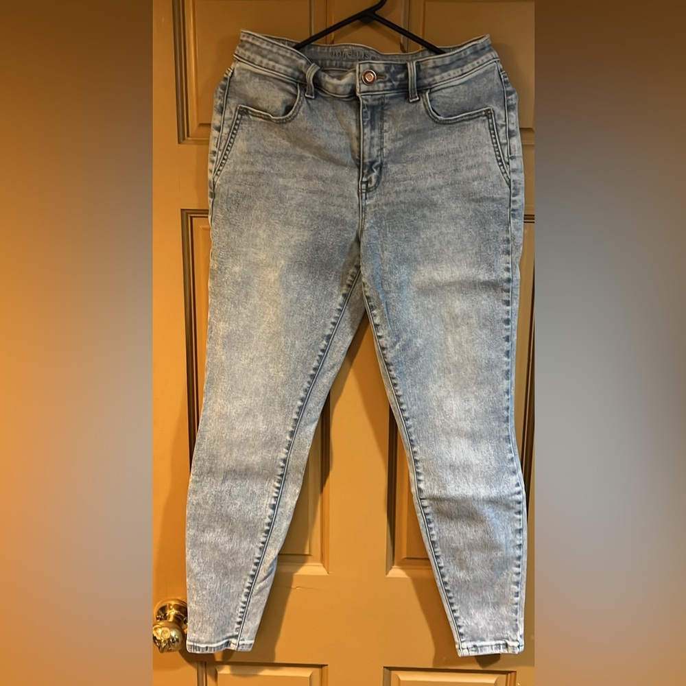 Women's Light Blue Jeans
